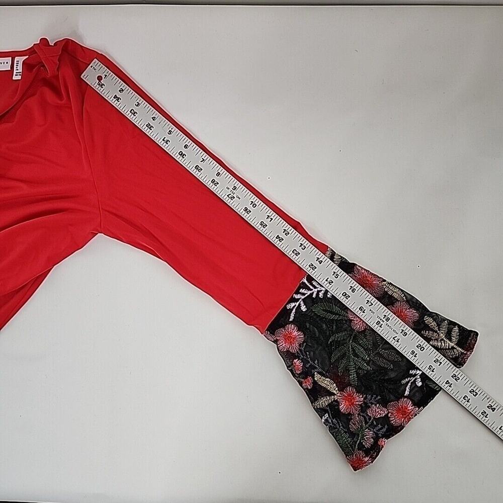 Susan Graver Sm Top Red Liquid Knit 3/4 Bell Sleeve Black Floral Lace Vneck - Picture 13 of 14